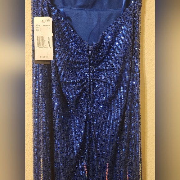 City Vibe Sequined Dress - Picture 11 of 14